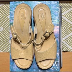Dansko Light Tan Leather Wedge Slide Sandals Size 7 Height 2 in. Never Worn